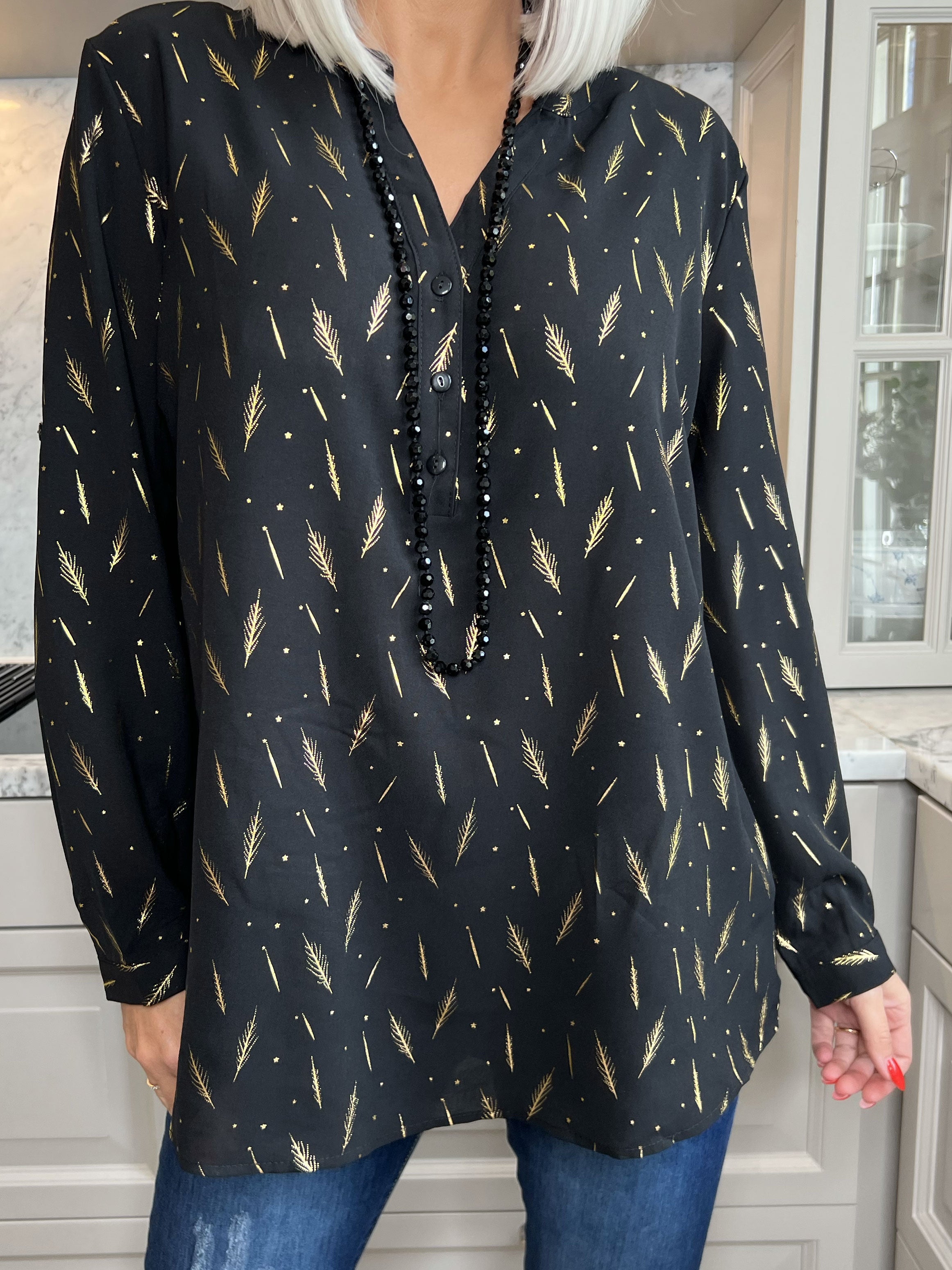 Lina - Fin skjorte med gulddetaljer